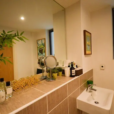 Central 1 Bedroom Harbourside Flat With River Views Appartamento Bristol